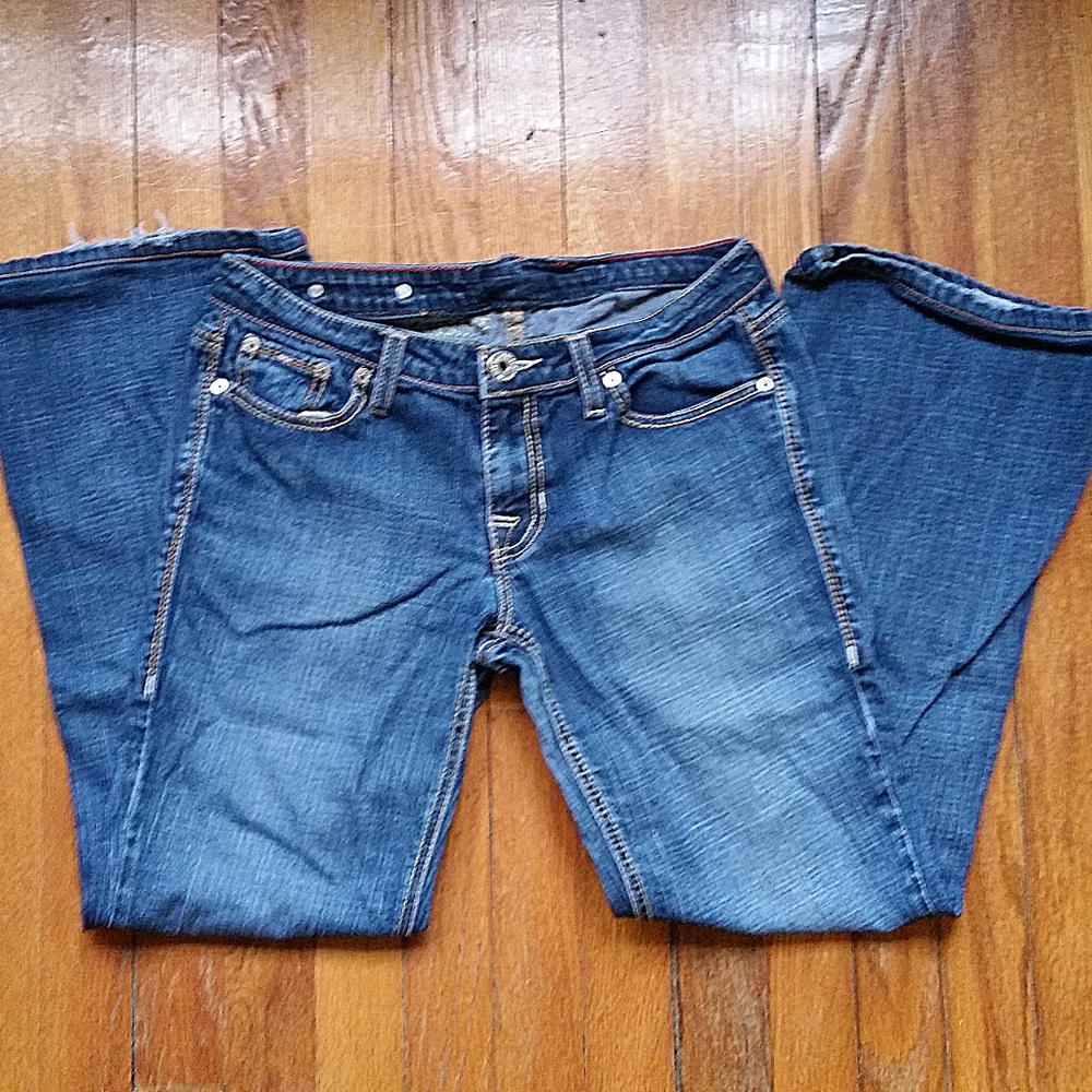 Low-rise, boot-cut ankle jeans Times Square